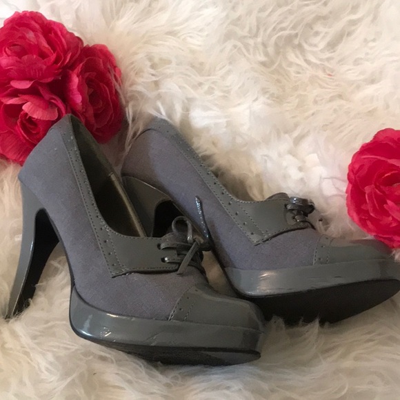 Stylish & Sexy Grey Oxford Heels - Picture 4 of 4
